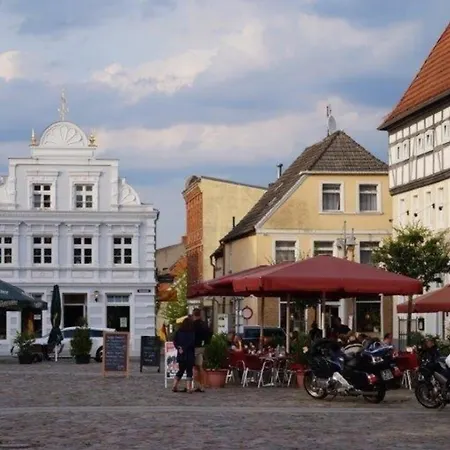 Wunderschoenes Mit Grill Und Garten Apartment Ueckermunde