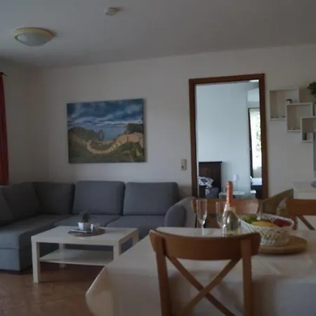 Wunderschoenes Mit Grill Und Garten Apartment