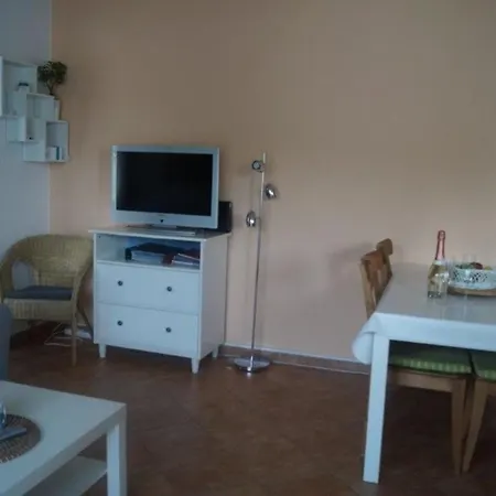 Wunderschoenes Mit Grill Und Garten Apartment *